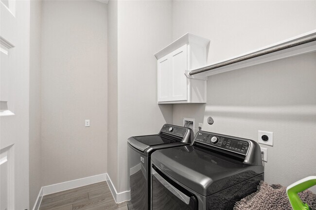 Building Photo - 1222 McMurtry Ridge Dr