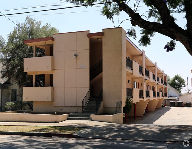 Primary Photo - The Aristocrat Apartments
