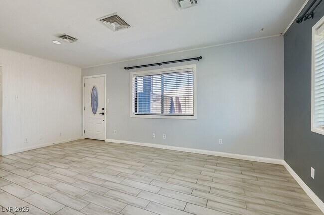 Building Photo - 419 Ilmenite Way