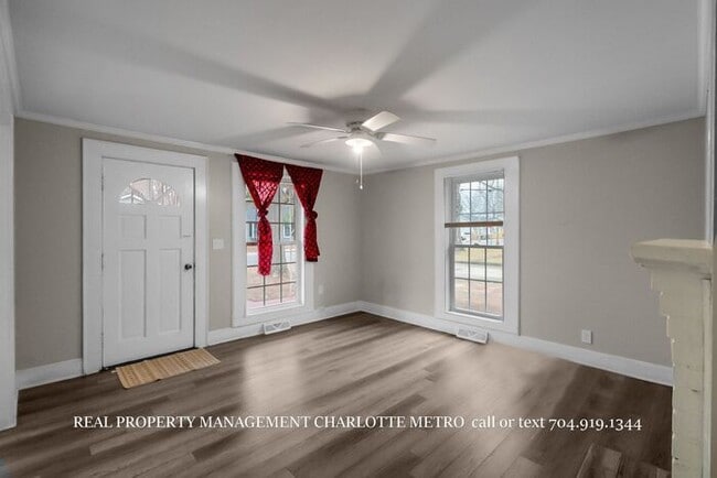 Building Photo - Charming Downtown Albemarle Cottage with Timeless Appeal