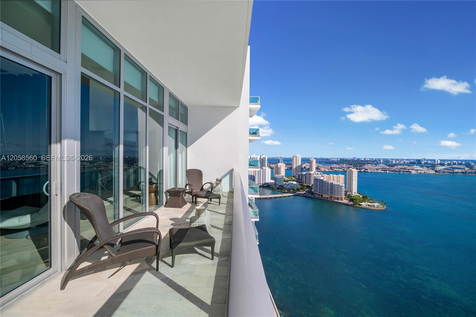 Building Photo - 1331 Brickell Bay Dr