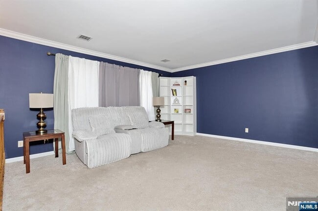 Building Photo - 173 Willowdale Ave