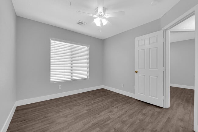 Building Photo - Charming 4-Bedroom Home in a Quiet Las Vegas Community!