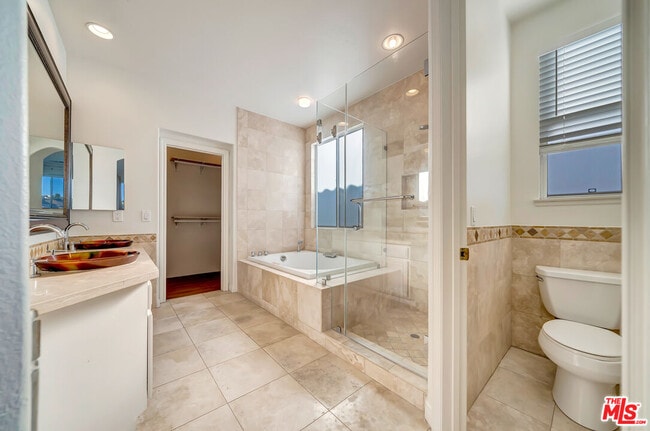 Building Photo - 24819 Cll Cedro