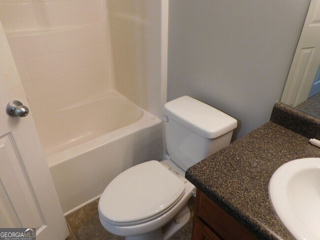 Building Photo - 206 Brookstone Trail