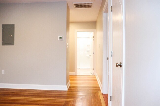 Building Photo - 133 Kendrick Ave