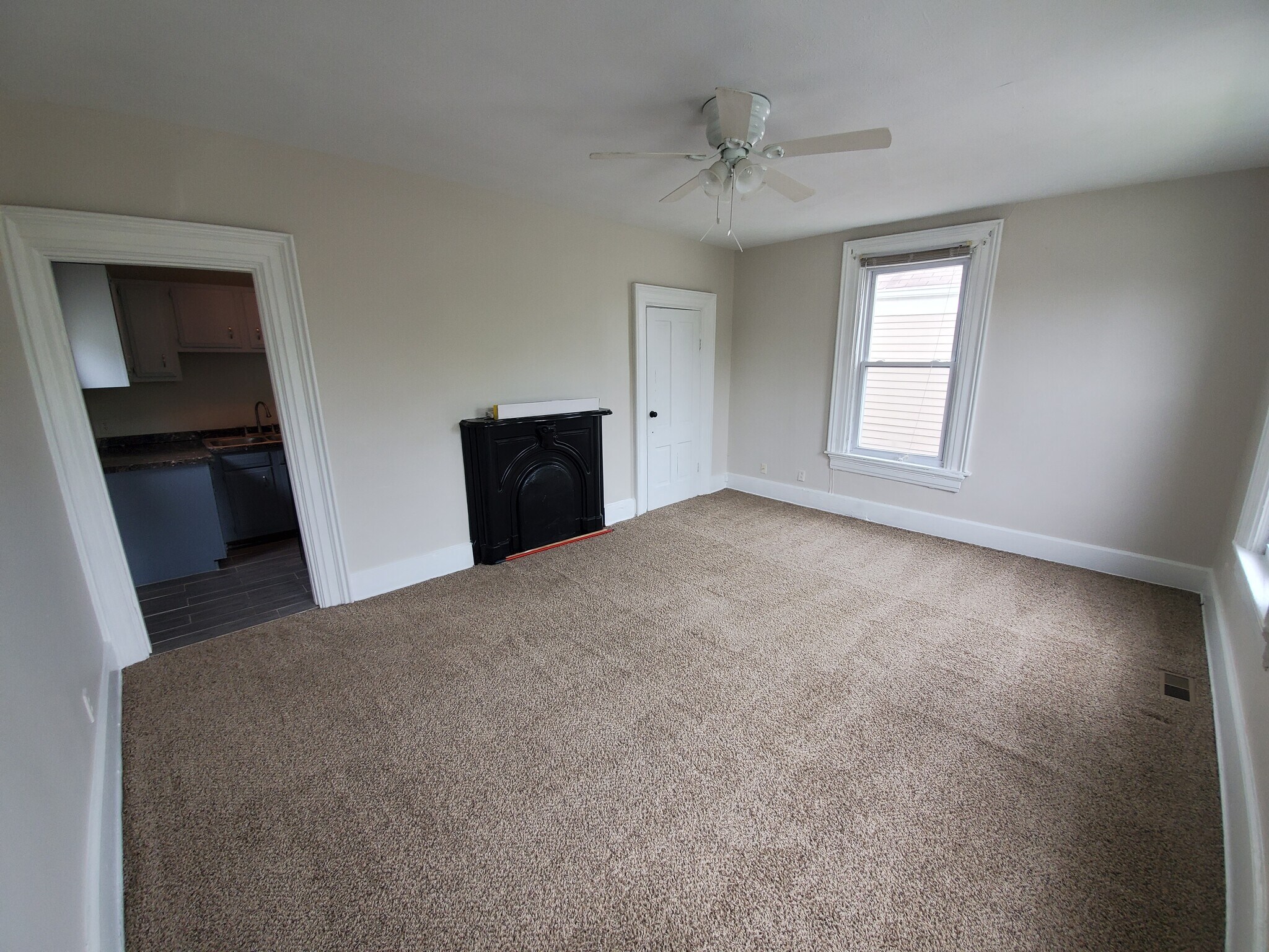 Building Photo - 414 Hoge St