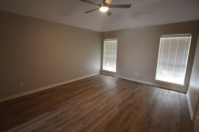 Building Photo - Coming Soon! - Beautiful 3 Bedroom, 2 Bath Home in Tyler! Gated Community!