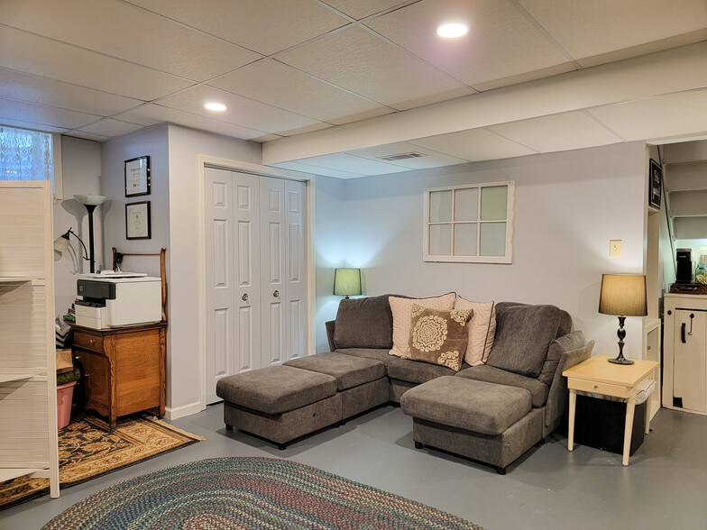 Building Photo - 1801 Spring Ridge Ln