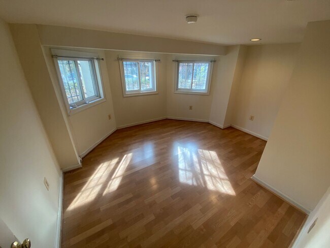 Building Photo - 3157 18th St NW