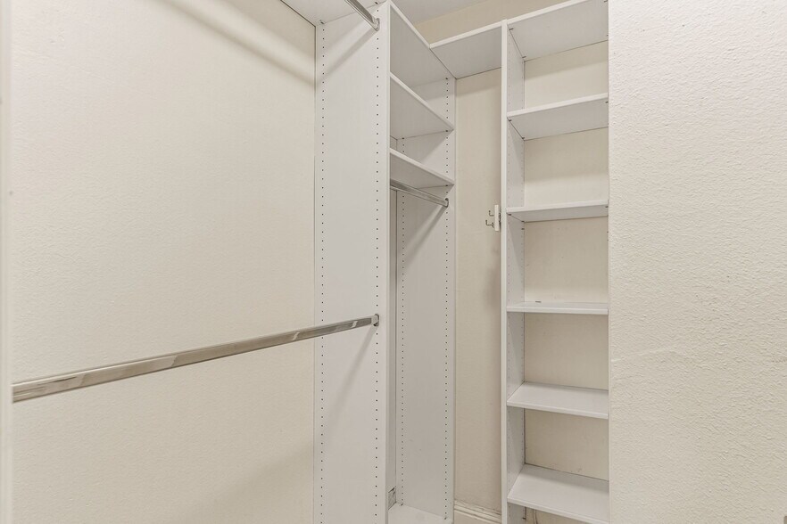 Primary Walk-in Closet - 4127 38th St