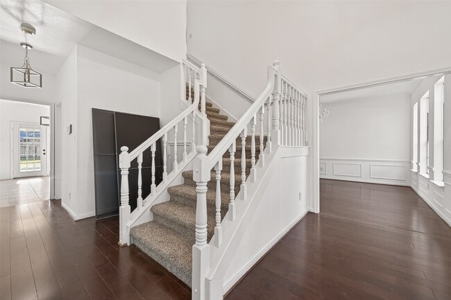 Building Photo - 2627 Double Lake Dr