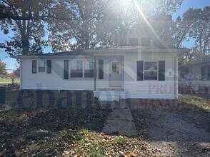 Building Photo - Cute 4 bed 2 bath house for rent!