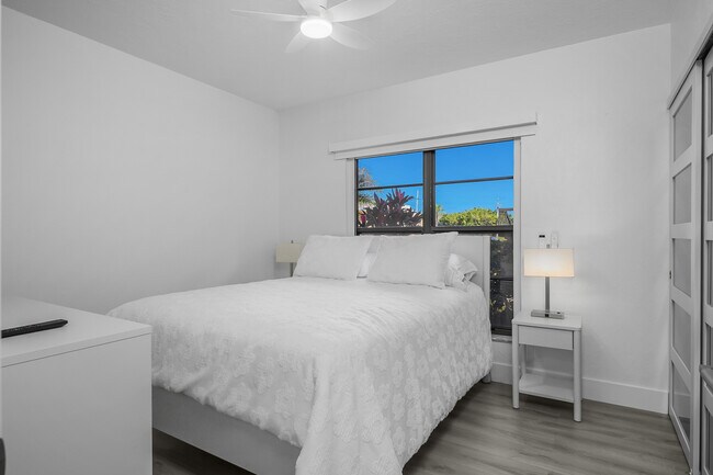 Building Photo - 201 S Collier Blvd