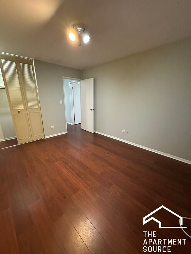 Building Photo - 696 Elm Pl