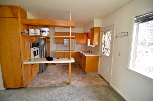 Building Photo - 1223 N 8th Ave