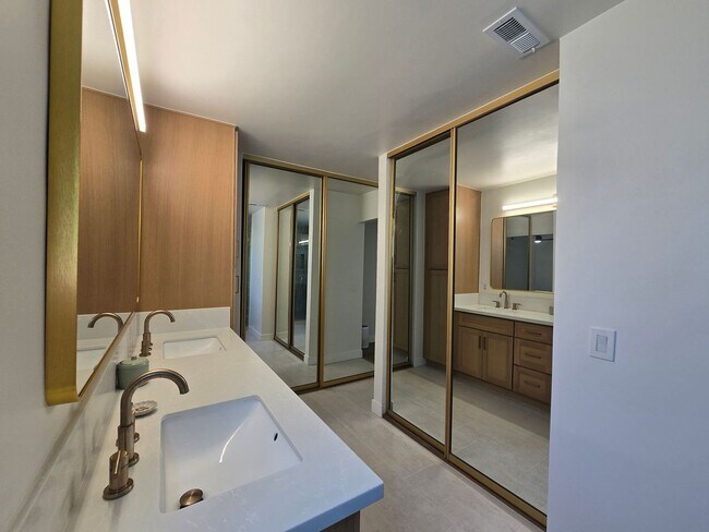 Building Photo - 344 Dewane Dr