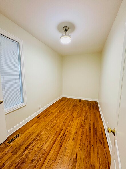 Building Photo - 3236 W Augusta Blvd