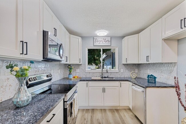 Building Photo - Move-In Special: Stunning Home Professiona...