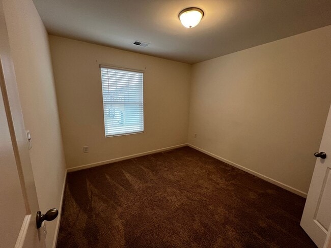Building Photo - Nice 3/2.5 Home in Cartersville- $1,550