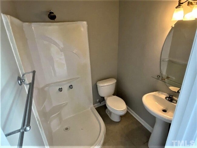 Building Photo - 3 Bedroom Townhome for Rent Apex