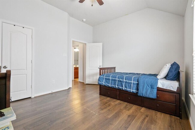 Building Photo - 2711 Leah Manor Ln