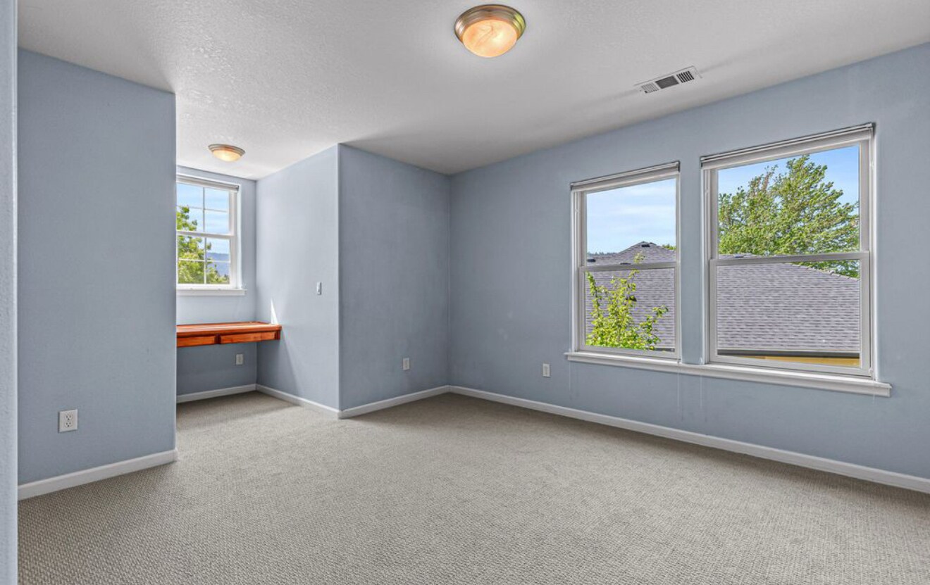 Built in desk - 2008 Deer Pointe Ct