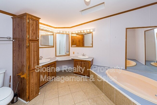 Building Photo - 3244 Thompson Heyward Dr