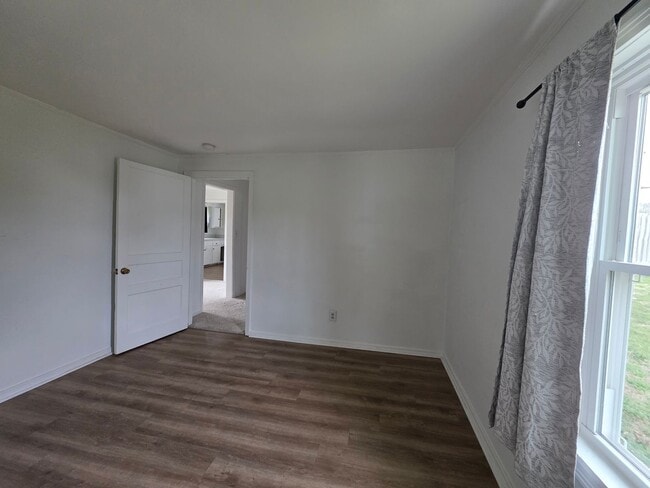 Building Photo - Move in Ready Gallatin TN