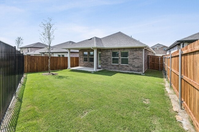 Building Photo - 716 Caraway Dr