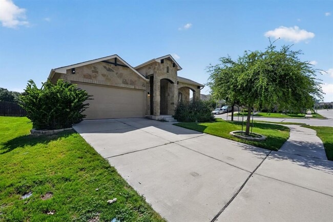 Building Photo - 1919 Mexia Dr