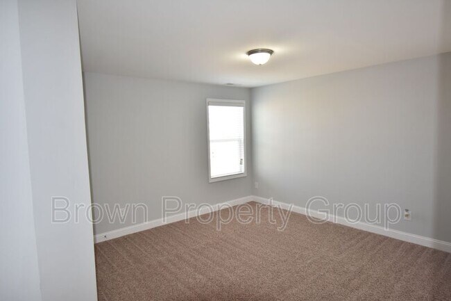 Building Photo - 441 Stonebriar Ave