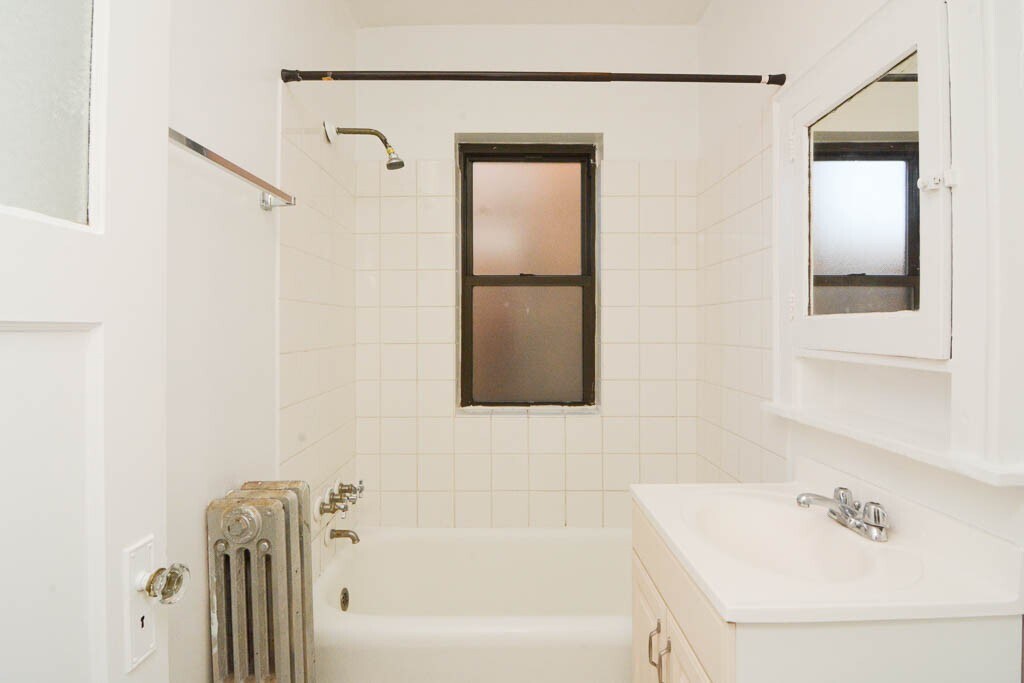 Building Photo - 4646 N Paulina St