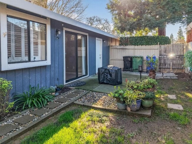 Building Photo - 6765 Koster Way