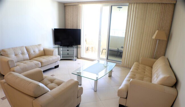 Building Photo - 1833 S Ocean Dr