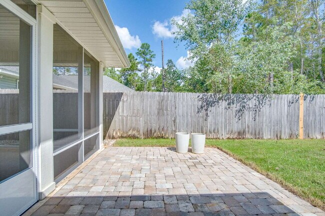 Building Photo - Spacious 4-Bedroom Home in Milton Near I-1...