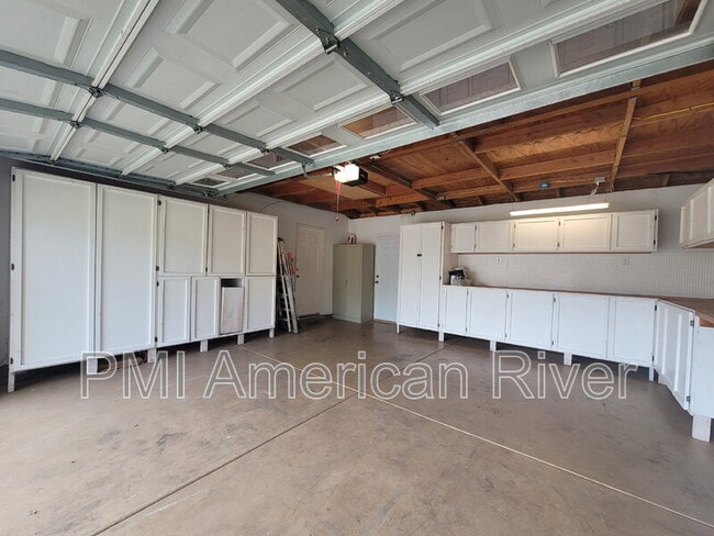 Building Photo - 7948 Glen Stone Ave