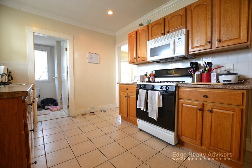 Building Photo - 20 Claymoss Rd