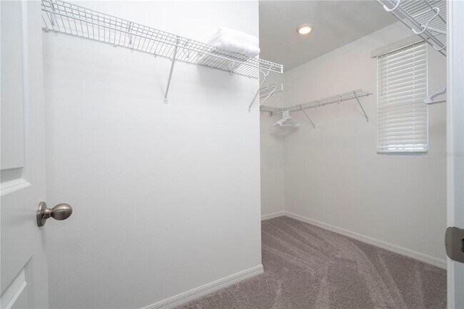 Building Photo - 686 Longboat Dr