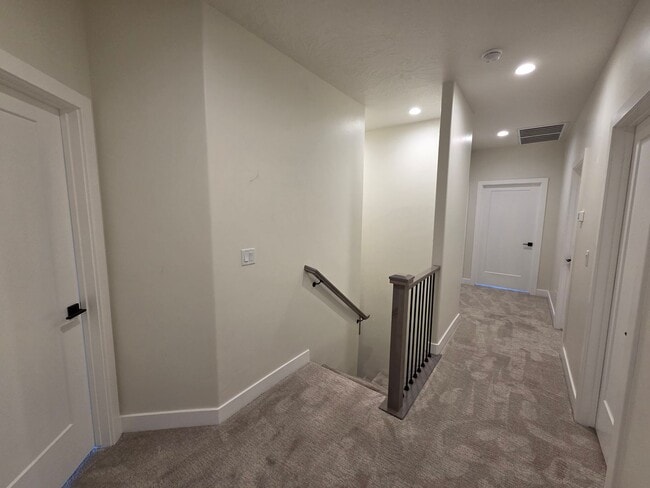 Building Photo - VIEWS from EVERY ROOM!