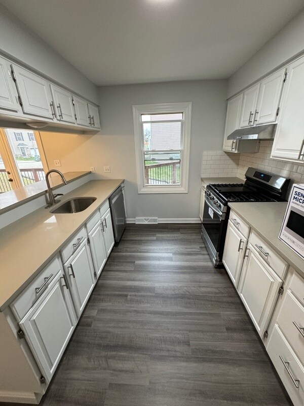 Building Photo - 230 Chesna Dr