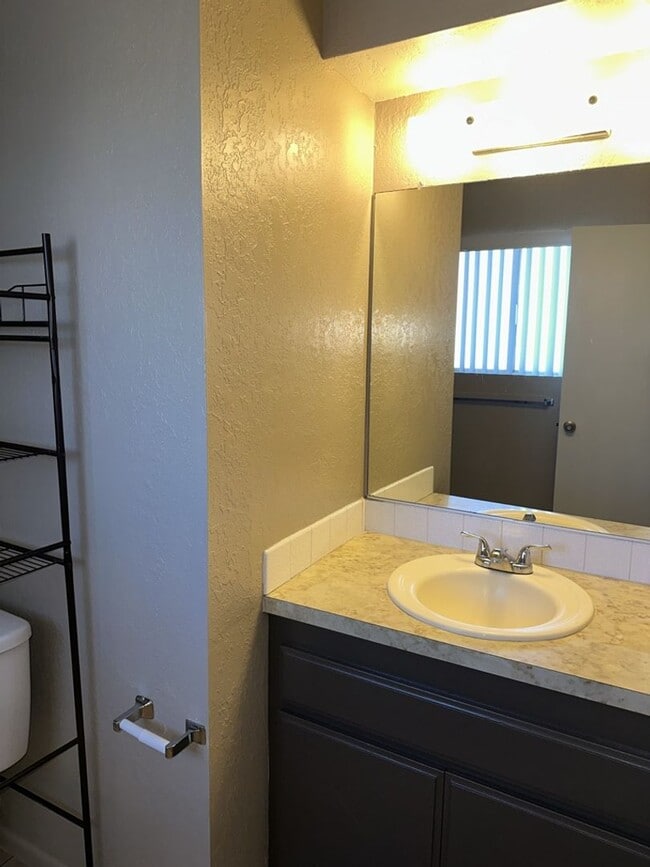Building Photo - Unfurnished Full Time Home