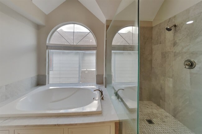 Building Photo - 11307 Sunshine Park Dr