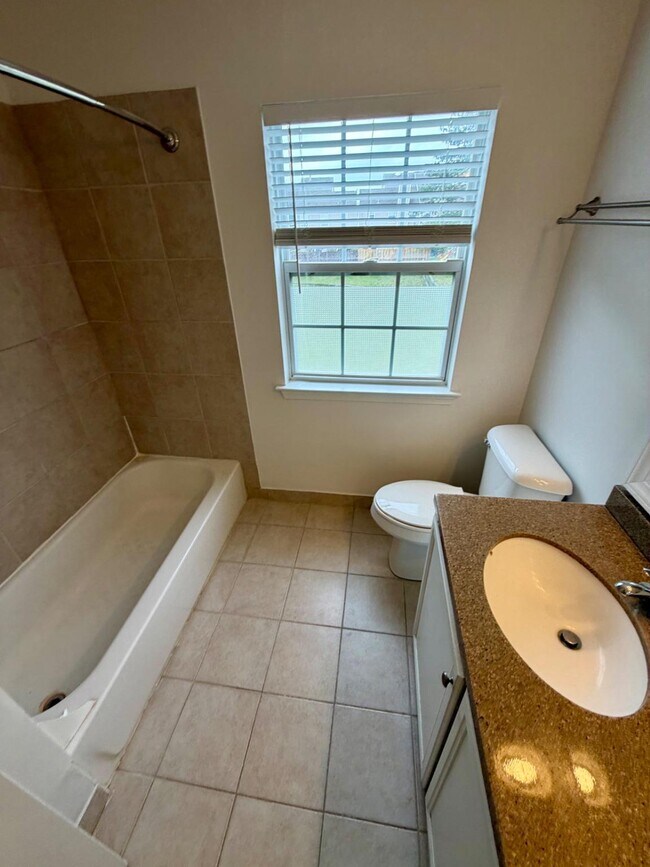 Building Photo - 113 Broadleaf Pl
