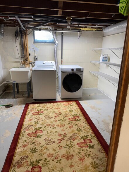 Washer / Dryer / Storage - 2129 Midlothian Rd