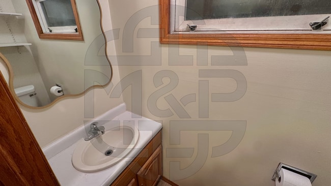 Building Photo - 130 W 10th St