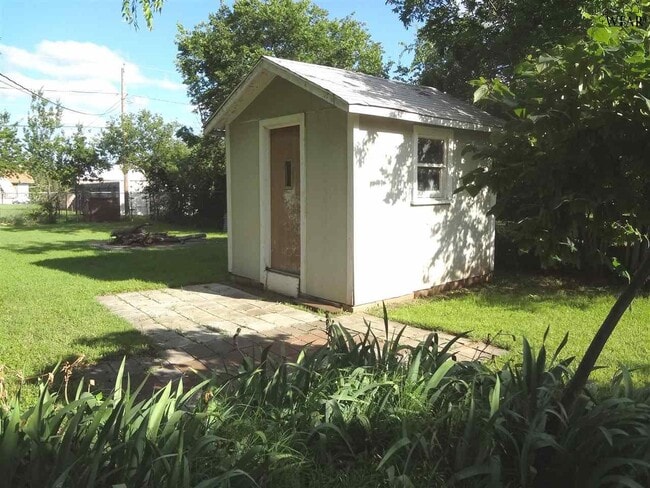 Building Photo - 2113 Taylor St