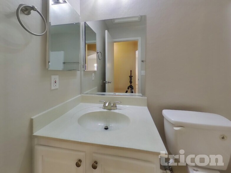 Building Photo - 12306 N Palm St