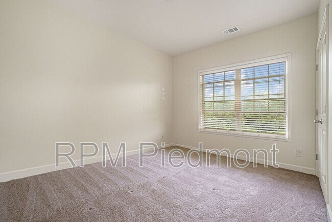 Building Photo - 2786 Birch Grove Ln SE
