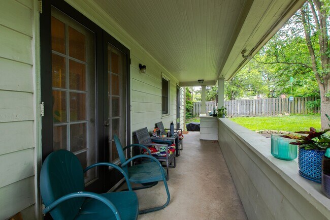 Building Photo - OPEN HOUSE 9/13 11AM-1PM  Beautiful 3-Bedr...